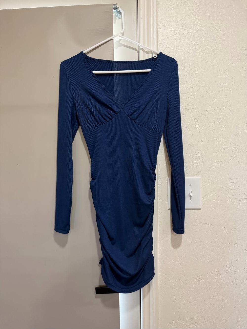 Long-Sleeve V-Neck Navy Ruched Bodycon Dress
